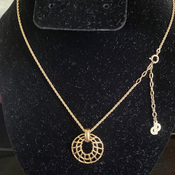 Authentic DIOR Elegant Gold Pendant Necklace - Picture 1 of 8